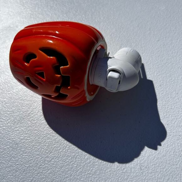 Scentsy Jack-O-Lantern Pumpkin Plug In Warmer Halloween Ceramic Orange Light - Picture 3 of 4